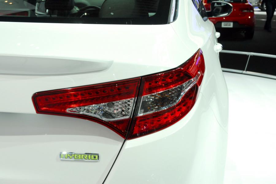  Kia Optima Hybrid 2011 года  (фото 12 из 29)